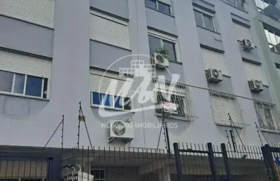 Apartamento 2 dormitórios, sala, cozinha, benheiro e área de serviços. frente para rua mata coelho. ótima localização a 20mts da av. nonoai. esta interessado ligue para 51.984102913 - ciro brum