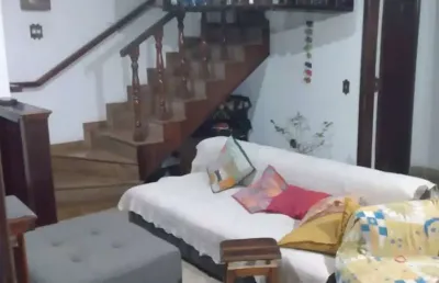 Sobrado à venda no bairro vila santa rosa - guarujá/sp