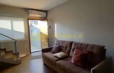 Lindo sobrado à venda com 02 suítes em itacolomi, balneário piçarras, santa catarina