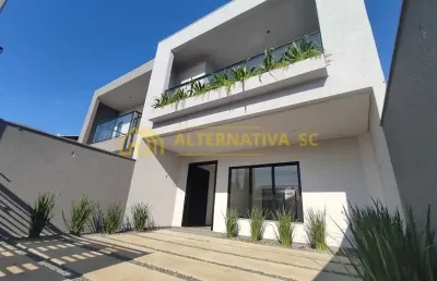 Lindo sobrado com 3 quartos sendo 1 suíte em itacolomi, balneário piçarras, santa catarina