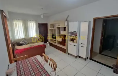 Casa para locação anual com 3 quartos em itacolomi, balneário piçarras