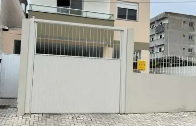 Amplo apartamento com duas sacadas na praia dos ingleses