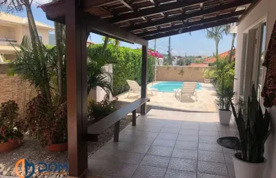 02 casas com 180m² com terreno de 440m² á aproximadamente 1,4 km da praia dos ingleses
