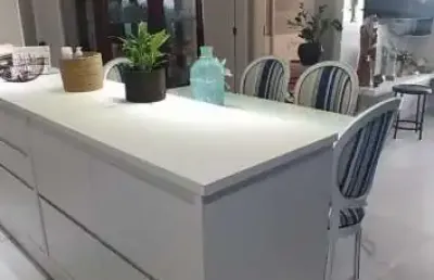 Cobertura com 84m² á aproximadamente 400 metros da praia dos ingleses