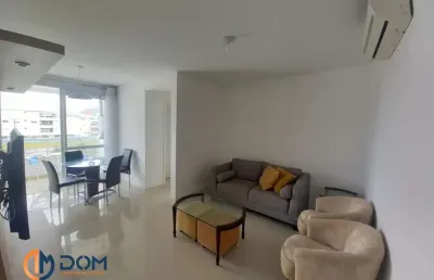 Apartamento padrão mobiliado localizado a 200 metros da praia dos ingleses