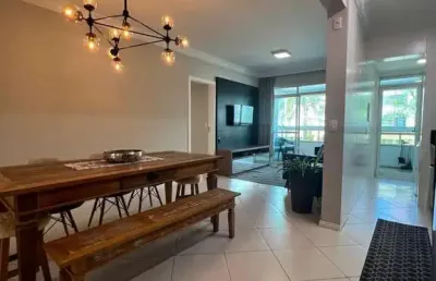 Amplo apartamento de 3 dormitórios a 400 metros do mar