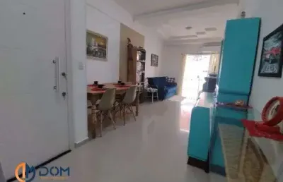 Apartamento com 78m² á aproximadamente 1000 metros da praia dos ingleses.