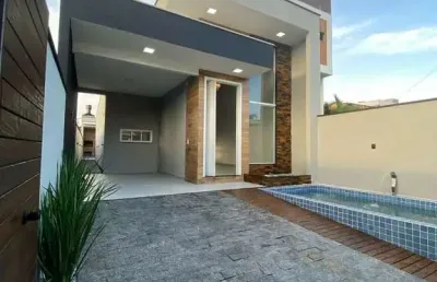 Casa padrão com 130m² á aproximadamente 1,5km da praia do moçambique
