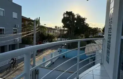 Casa próximo ao mar, alto faturamento na temporada.