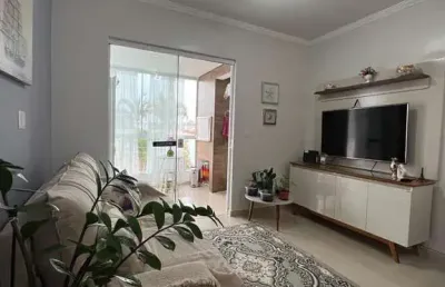 Apartamento 2 dormitórios  (1 suíte) a 600 metros da praia dos ingleses