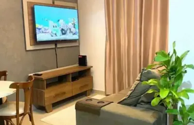 Apartamento com 76m² á aproximadamente 1200 metros da praia dos ingleses.