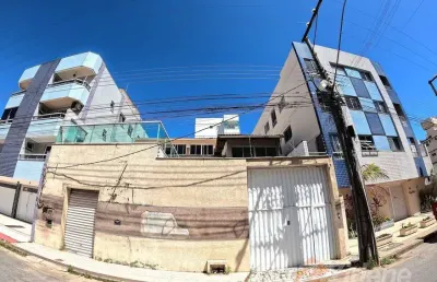 Casa na quarta quadra do mar, apenas 200 metros da praia.