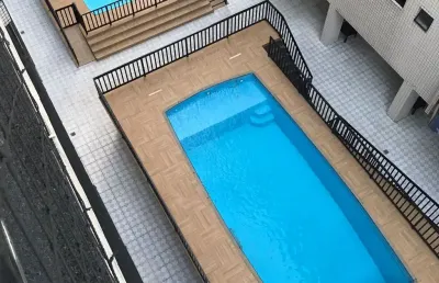 Caiçara, apto perto da praia e feirinha com sacada , piscina e 1 vaga.