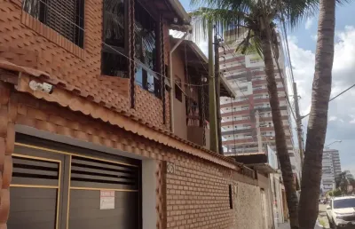 Lindo sobrado de 3 dormitórios todos com suíte, 2 vagas de garagem, na guilhermina - praia grande