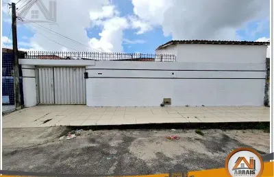Casa plana com gigante terreno medindo 400 m² com 3 quartos por r$ 550.000.00 - montese - fortaleza/ce