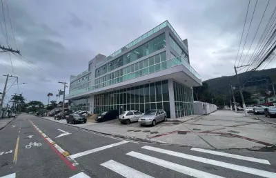 Ponto comercial para alugar na Rua Ari Gomes da Silva, Piratininga, Niterói