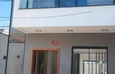 Sobrados à venda com 3 dormitórios e suite próximo ao metrô patriarca e guilhermina esperança