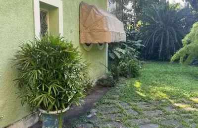 Alugo ou vendo  casa de 2 quartos sendo 1 suíte em itanhaga
