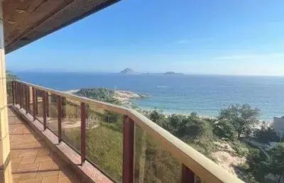 Vendo ou alugo cobertura triplex vista deslumbrante  3 quartos 4 suítes arpoador