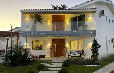 Vendo casa com 5 quartos sendo 4 suites rio das ostras