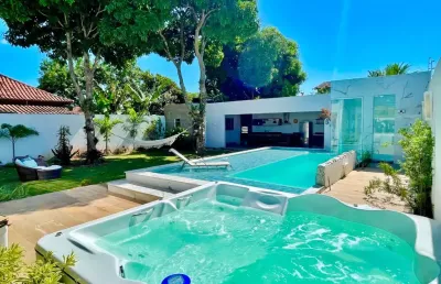 Vendo casa com 5 quartos sendo 4 suites rio das ostras