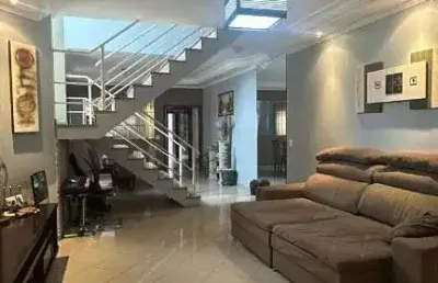 Casa com 3 quartos à venda na Vila Galvão, Guarulhos 