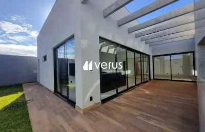 Casa com 3 quartos à venda no Novo Mundo, Uberlândia 