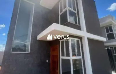 Casa no estilo sobrado á venda em condomínio no bosque dos buritis