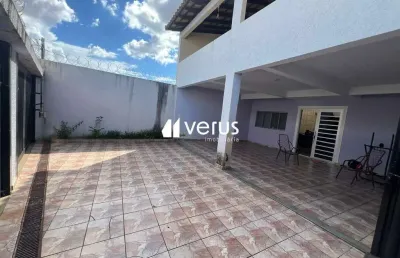 Sobrado à venda, 5 quartos, 2 suítes, 5 vagas, presidente roosevelt - uberlândia/mg