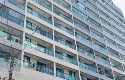 Apartamento quarto e sala (novo) com mobília em ponta verde