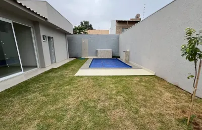 Linda casa com piscina. b. caranda bisque. 3 suites..