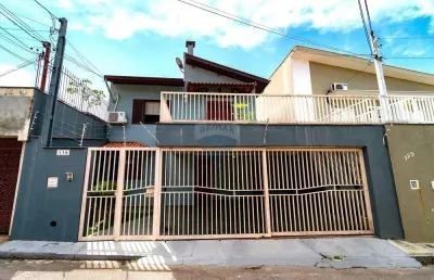 Casa com 4 quartos e edícula à venda na vila agrícola em jundiaí, próxima à estação ferroviária.