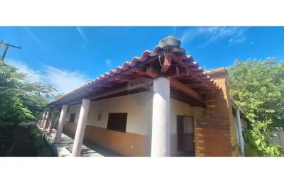 Descubra sua casa dos sonhos no centro de unamar, cabo frio, rj.