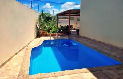 Aluguel: casa com piscina, 3 quartos e localização privilegiada – porto seguro