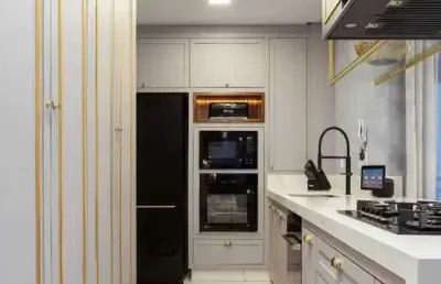 Apartamento com 3 dormitórios sendo 2 suítes e 3 vagas de garagem no centro de balneário camboriú