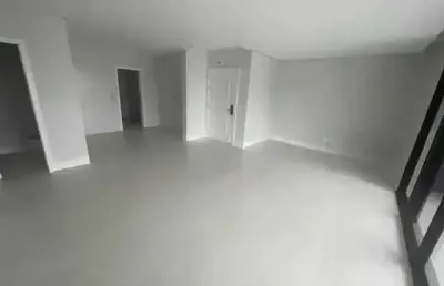 Apartamento com 4 dormitórios sendo 2 suítes, 3 vagas de garagem, no centro de  balneário camboriú