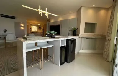 Apartamento quadra mar com 3 suítes e 3 vagas na barra norte em balneário camboriú