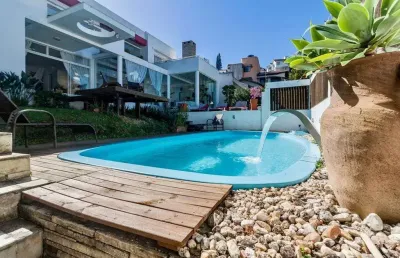 Casa com 8 quartos à venda na Agronômica, Florianópolis 
