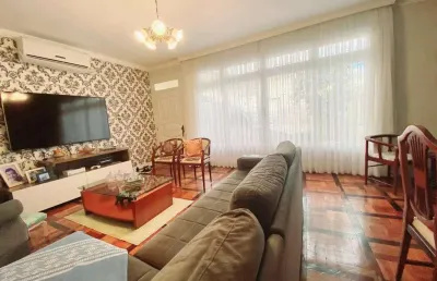 Casa à venda, 06 dormitórios(2 suítes), 165m2, vaga,  trindade - florianópolis/sc