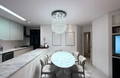 Apartamento com 4 dormitórios sendo 1 suíte, 3 vagas, centro de florianópolis/sc