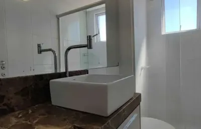 Apartamento mobiliado, com 2 dormitórios sendo 1 suíte, no bairro são joão em itajaí