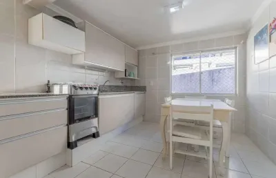 Apartamento com 4 dormitórios sendo 2 suítes e 2 vagas no centro de balneário camboriú