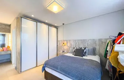 Casa com 550m² em condomínio, com 5 dormitórios sendo 3 suítes e 4 vagas no centro de camboriú