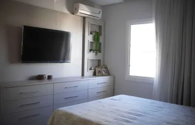 Casa finamente mobiliada e equipada de 3 andares com elevador em localização privilegiada em itajaí