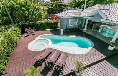 Belíssima casa mobiliada com 4 dormitórios e 4 vagas, nos ingleses em floripa!!!
