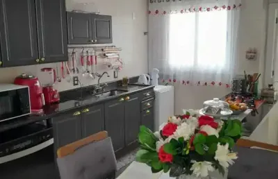 Apartamento com 4 dormitórios sendo 2 suítes e 2 vagas de garagem  no centro de balneário piçarras