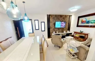 Sobrado com 3 dormitórios sendo 1 suíte e 2 vagas de garagem no centro de camboriú