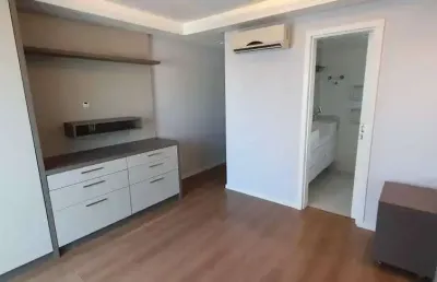 Apartamento mobiliado com 3 dormitórios sendo 1 suíte e 2 vagas de garagem no centro de itajaí