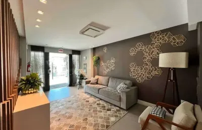 Apartamento com 2 dormitórios sendo 1 suíte, 2 vagas de garagem nas nações em balneário camboriú