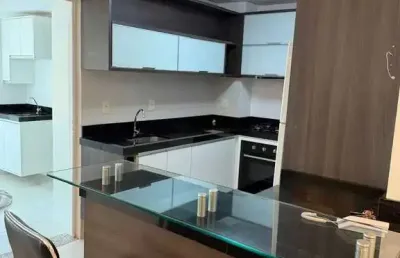 Apartamento mobiliado com 2 dormitórios sendo 1 suíte e 2 vagas de garagem em balneário camboriú